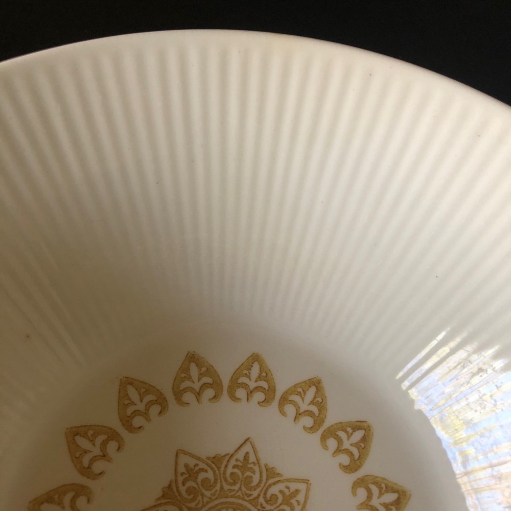 Vintage Serving Bowl With Inner Ridges - Picture 6 of 7
